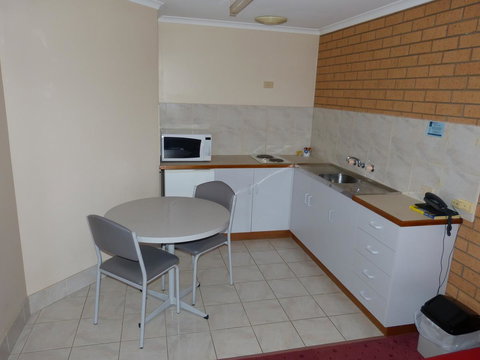 Blue Whale Motor Inn & Apartments - Kingaroy Accommodation 27