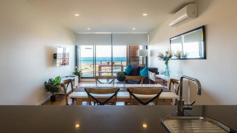 Waterfront Apt 234 Marinaquays - Kingaroy Accommodation 0