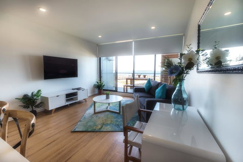 Waterfront Apt 234 Marinaquays - Kingaroy Accommodation 9