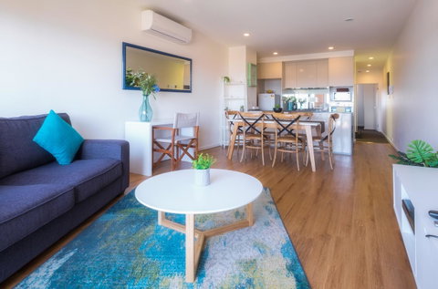 Waterfront Apt 234 Marinaquays - Kingaroy Accommodation 7