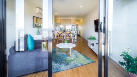 Waterfront Apt 234 Marinaquays - Kingaroy Accommodation 8