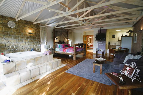 Ditto Daddy's - Kingaroy Accommodation 16