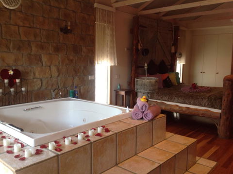 Ditto Daddy's - Kingaroy Accommodation 9