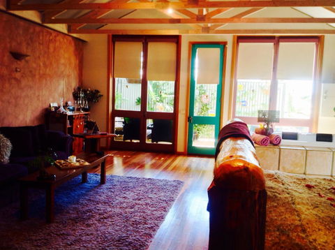 Ditto Daddy's - Kingaroy Accommodation 5
