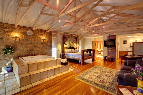 Ditto Daddy's - Kingaroy Accommodation 0