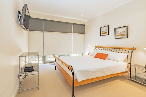 Stylish 3 Bedroom Townhouse - Free Parking - Kingaroy Accommodation 19