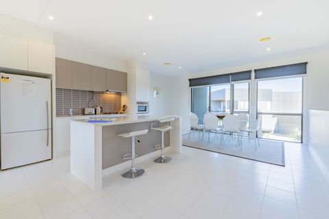 Stylish 3 Bedroom Townhouse - Free Parking - Kingaroy Accommodation 3