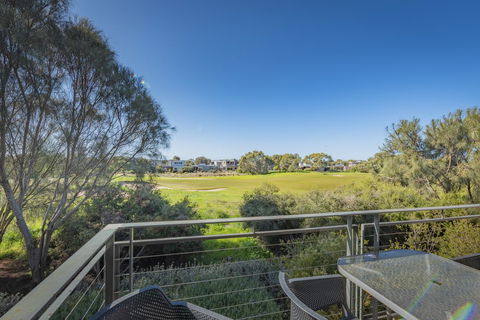 Stylish 3 Bedroom Townhouse - Free Parking - Kingaroy Accommodation 12