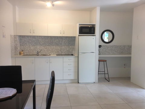 Chez Noosa Resort Motel - Kingaroy Accommodation 5