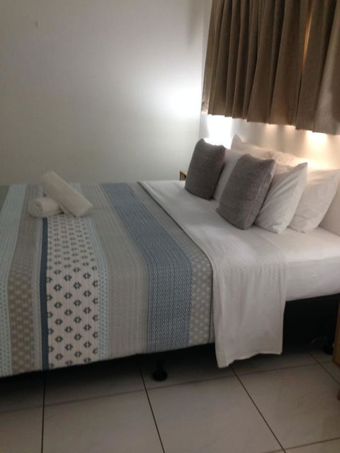 Chez Noosa Resort Motel - Kingaroy Accommodation 27