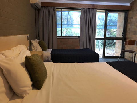 Bribie Island Hotel - Kingaroy Accommodation 19