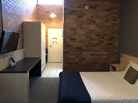 Bribie Island Hotel - Kingaroy Accommodation 3