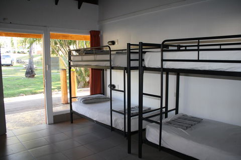 Nomads Airlie Beach - Kingaroy Accommodation 1