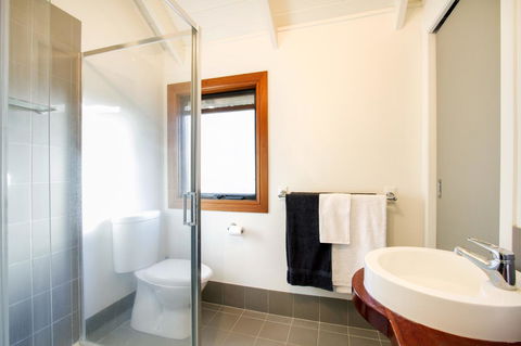 Airlie Beach Eco Cabins - Adults Only - Kingaroy Accommodation 26