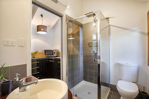 Airlie Beach Eco Cabins - Adults Only - Kingaroy Accommodation 30