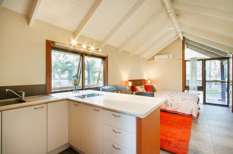 Airlie Beach Eco Cabins - Adults Only - Kingaroy Accommodation 12