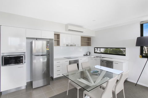 Direct Collective - Sea Breeze Mooloolaba - Kingaroy Accommodation 28