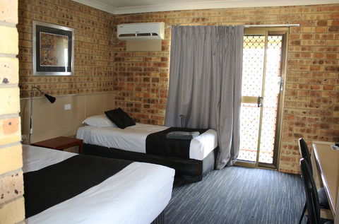 Clermont Country Motor Inn - Kingaroy Accommodation 2