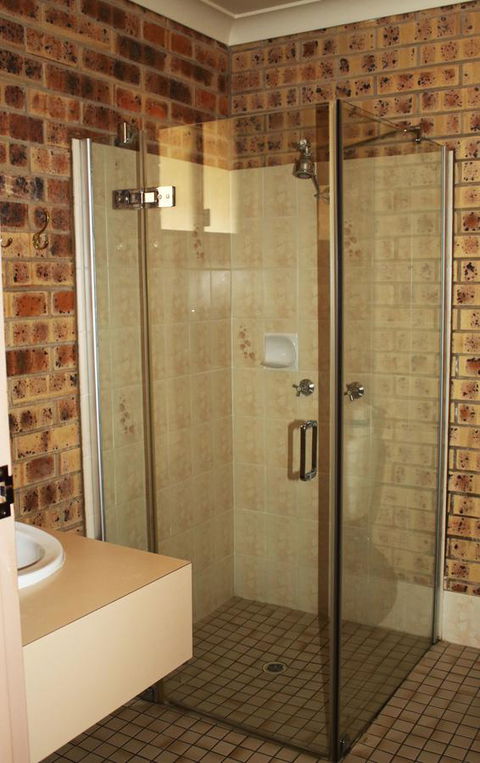 Clermont Country Motor Inn - Kingaroy Accommodation 8