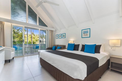 By The Sea Port Douglas - Kingaroy Accommodation 9