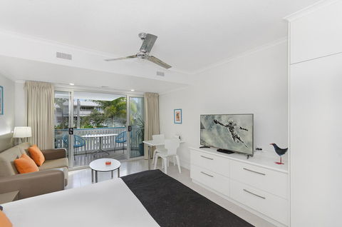 By The Sea Port Douglas - Kingaroy Accommodation 19