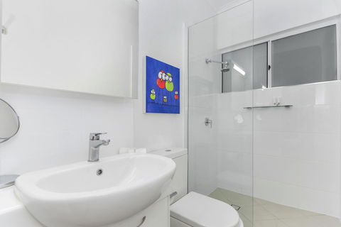 By The Sea Port Douglas - Kingaroy Accommodation 14