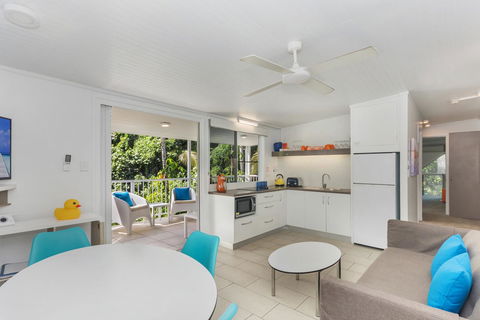 By The Sea Port Douglas - Kingaroy Accommodation 8