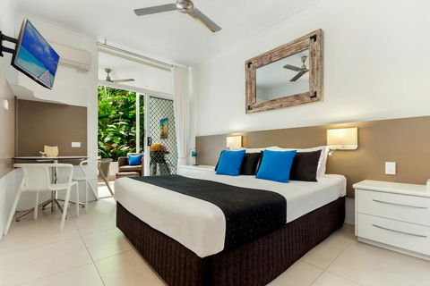 By The Sea Port Douglas - Kingaroy Accommodation 11