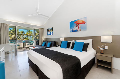 By The Sea Port Douglas - Kingaroy Accommodation 4
