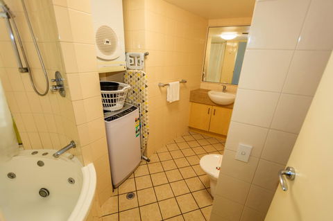Grand Palais Boolarong Beachside Apartments - Kingaroy Accommodation 12