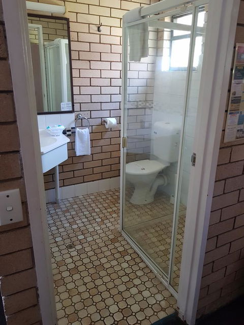 Twin Pines Motel - Kingaroy Accommodation 1