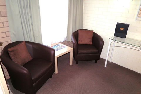 Twin Pines Motel - Kingaroy Accommodation 24