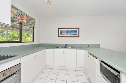 Seascape Holidays At Beachfront Terraces - Kingaroy Accommodation 14