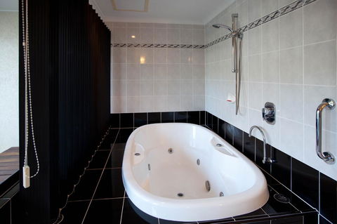 Regal Port Douglas - Kingaroy Accommodation 27