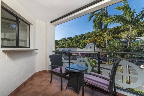 Regal Port Douglas - Kingaroy Accommodation 11