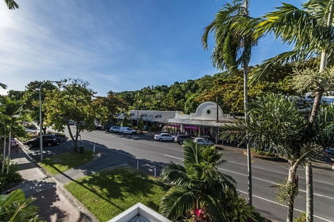 Regal Port Douglas - Kingaroy Accommodation 10