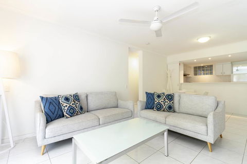 The White House Port Douglas - Kingaroy Accommodation 29