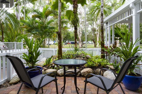 The White House Port Douglas - Kingaroy Accommodation 9