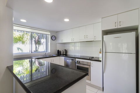 The White House Port Douglas - Kingaroy Accommodation 38