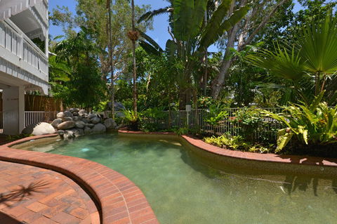 The White House Port Douglas - Kingaroy Accommodation 17