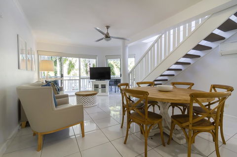 The White House Port Douglas - Kingaroy Accommodation 7
