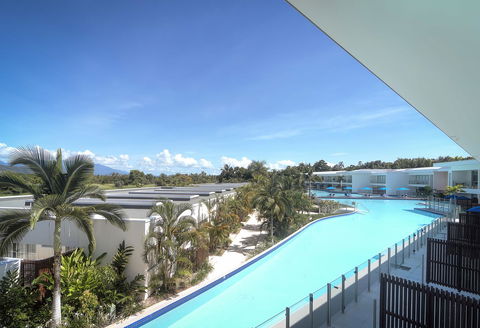 Pool Resort Port Douglas - Kingaroy Accommodation 11