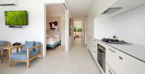 Pool Resort Port Douglas - Kingaroy Accommodation 14