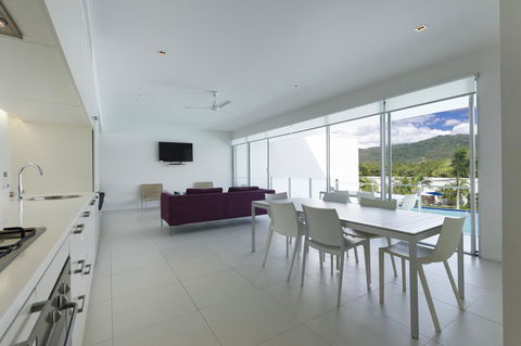 Pool Resort Port Douglas - Kingaroy Accommodation 20
