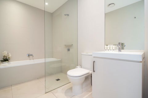 Pool Resort Port Douglas - Kingaroy Accommodation 29