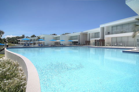Pool Resort Port Douglas - Kingaroy Accommodation 3