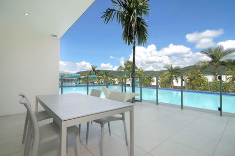 Pool Resort Port Douglas - Kingaroy Accommodation 31
