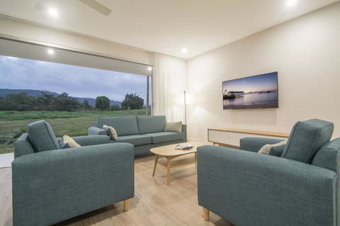 Pool Resort Port Douglas - Kingaroy Accommodation 38