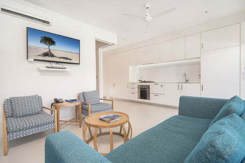 Pool Resort Port Douglas - Kingaroy Accommodation 7