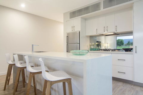 Pool Resort Port Douglas - Kingaroy Accommodation 43
